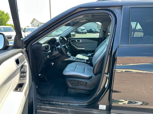 Used 2021 Ford Explorer XLT w/ Equipment Group 202A AWD/4WD image 10