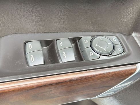 Used 2020 GMC Sierra 1500 SLT RWD image 21