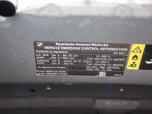 Used 2021 BMW 330e w/ Convenience Package RWD image 35