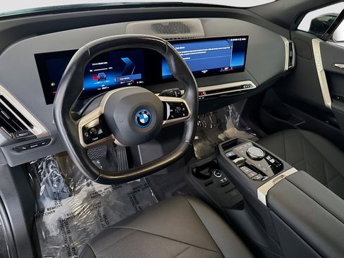 Used 2023 BMW iX xDrive50 w/ Sport Package image 9