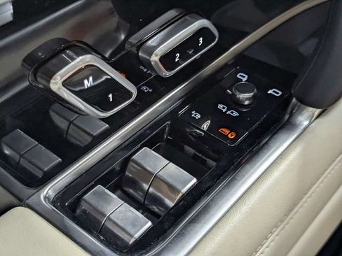 Used 2023 Land Rover Range Rover SE AWD/4WD image 17
