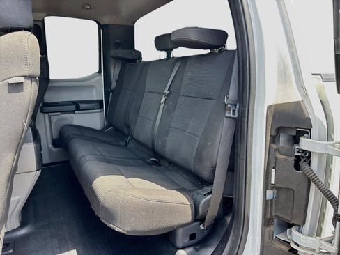 Used 2017 Ford F150 XL w/ Equipment Group 101A Mid AWD/4WD image 22