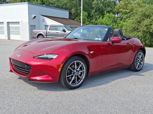Certified 2021 MAZDA MX-5 Miata Grand Touring RWD image 4