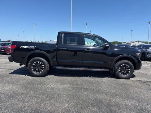 Used 2023 Nissan Titan PRO-4X w/ Pro-4x Convenience Package AWD/4WD image 4
