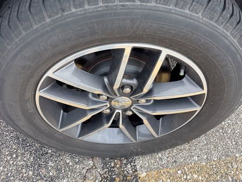 Used 2018 Jeep Grand Cherokee Limited image 6