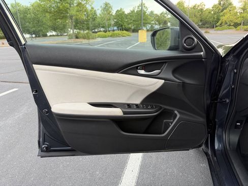 Used 2019 Honda Insight EX image 11