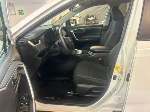 Certified 2020 Toyota RAV4 LE w/ All Weather Liner Package AWD/4WD image 10
