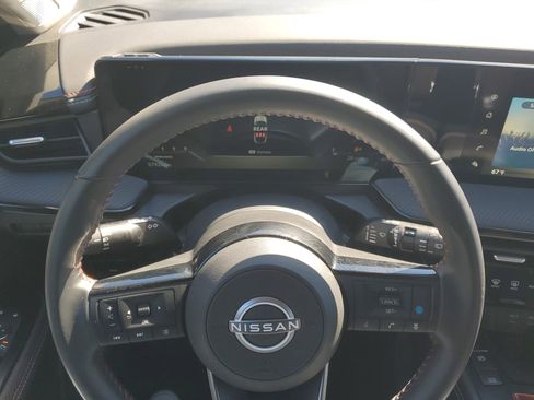 Certified 2025 Nissan Kicks SR image 21