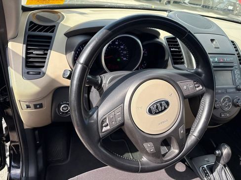 Used 2013 Kia Soul ! FWD image 10