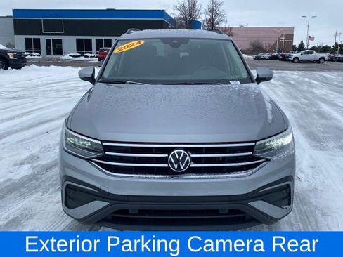 Used 2024 Volkswagen Tiguan S image 2