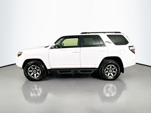Certified 2024 Toyota 4Runner TRD Off-Road Premium w/ Off Road Premium Plus Package AWD/4WD image 4