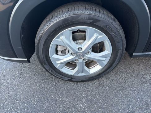 Used 2023 Honda HR-V LX image 9