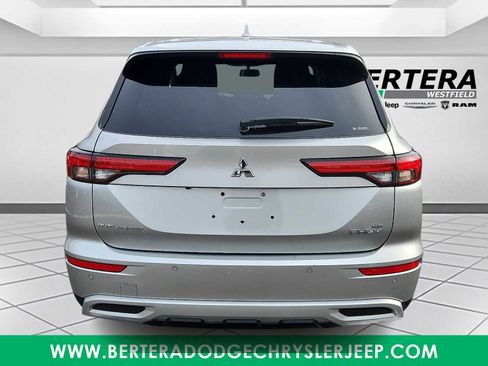 Used 2024 Mitsubishi Outlander SE AWD/4WD image 5