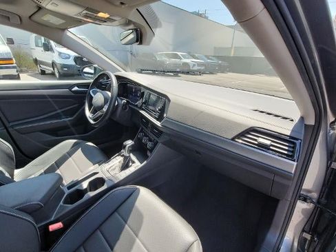 Used 2024 Volkswagen Jetta SE FWD image 27