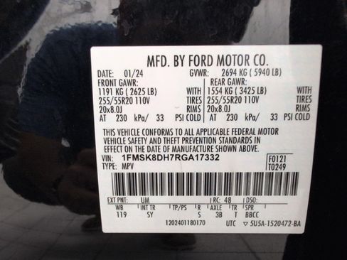 Used 2024 Ford Explorer XLT w/ Equipment Group 202A AWD/4WD image 28