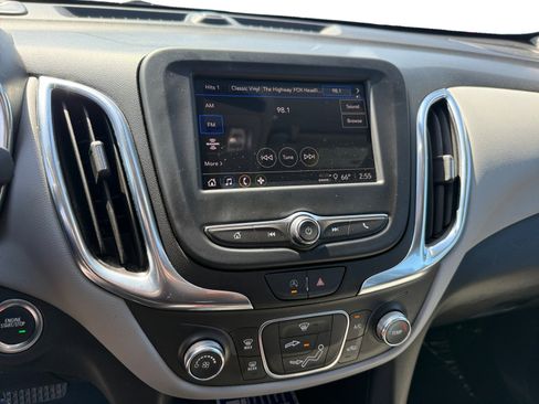 Used 2022 Chevrolet Equinox LT image 12