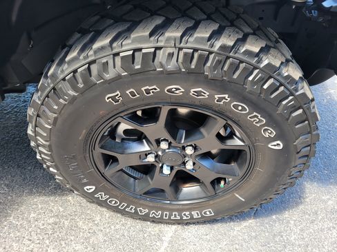 Used 2022 Jeep Wrangler Sport AWD/4WD image 31