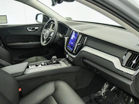 Certified 2025 Volvo XC60 B5 Plus AWD/4WD image 16