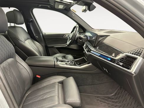 Used 2024 BMW X5 M60i AWD/4WD image 15