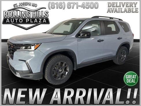 Used 2024 Honda Pilot TrailSport image 1