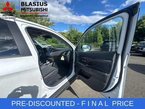 Used 2025 Mitsubishi Outlander Sport SE AWD/4WD image 29