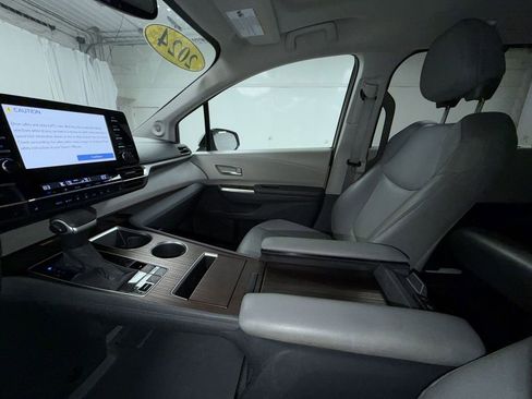 Certified 2024 Toyota Sienna XLE w/ XLE Plus Package AWD/4WD image 21