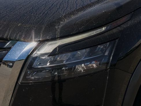 Used 2024 Nissan Pathfinder SV FWD image 10