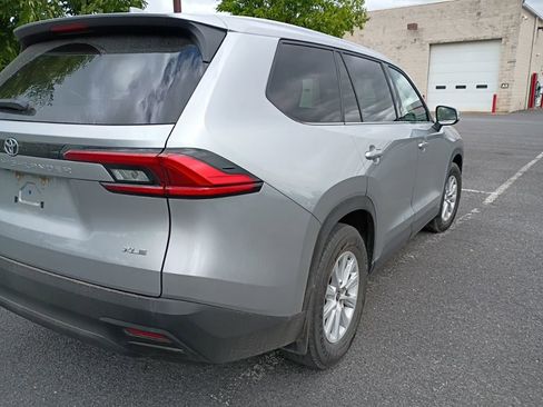Used 2024 Toyota Grand Highlander AWD image 5