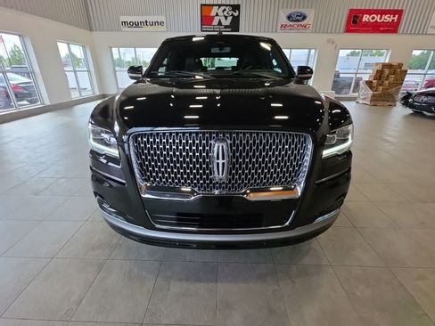 Used 2022 Lincoln Navigator Reserve AWD/4WD image 3