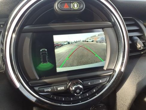 Used 2019 MINI Cooper S image 18