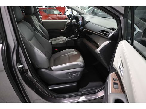 Used 2021 Toyota Sienna XLE w/ XLE Plus Package FWD image 15