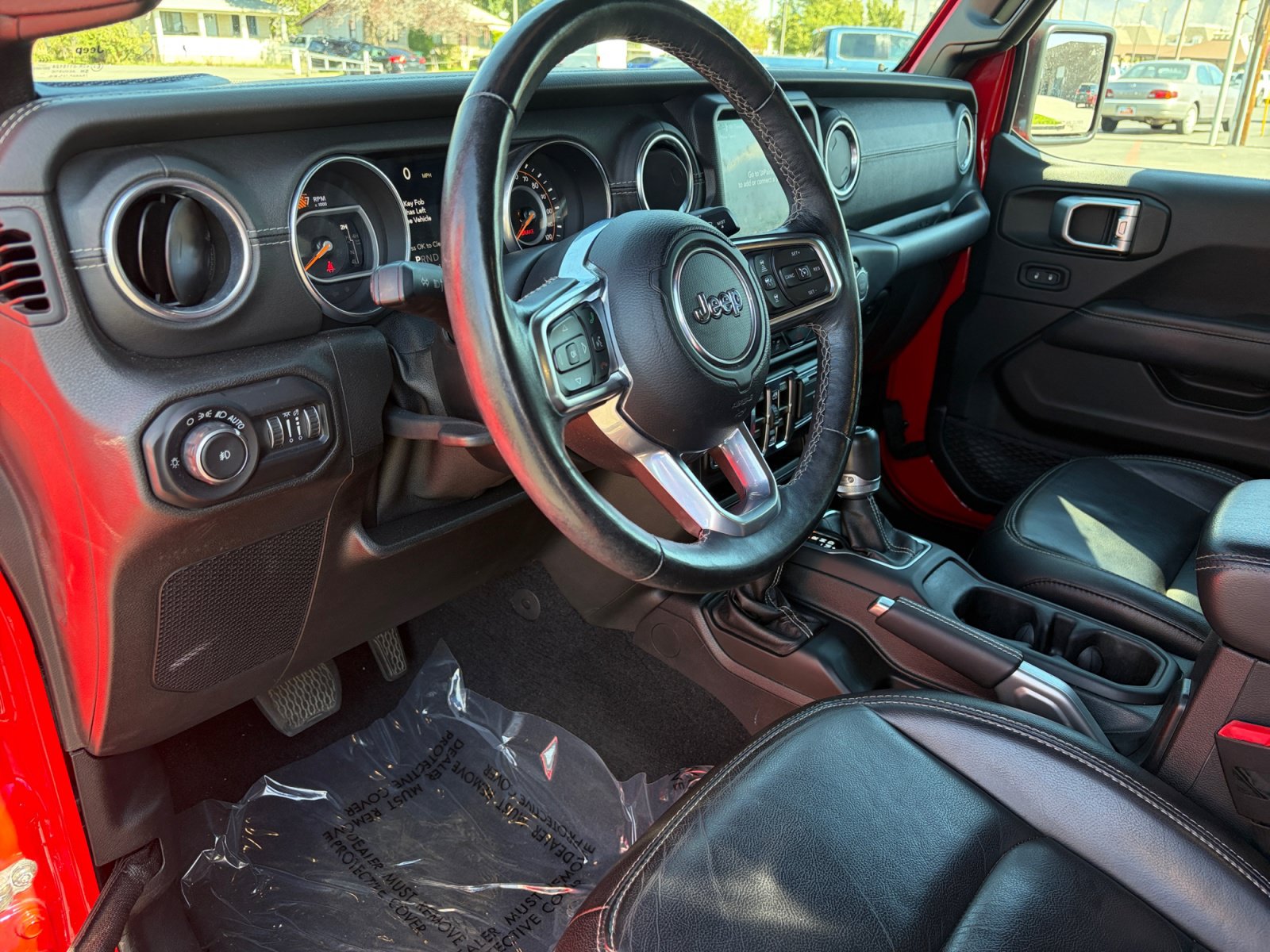 Used 2019 Jeep Wrangler Unlimited Sahara w/ Dual Top Group AWD/4WD image 10
