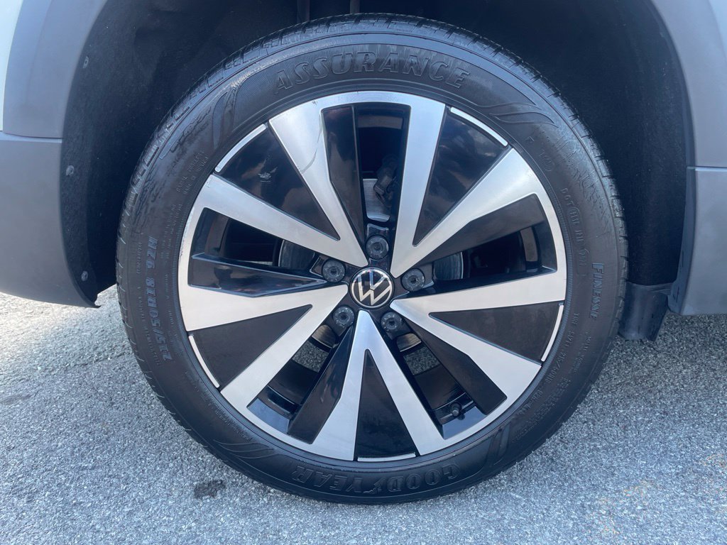 Certified 2023 Volkswagen Taos SE FWD image 12