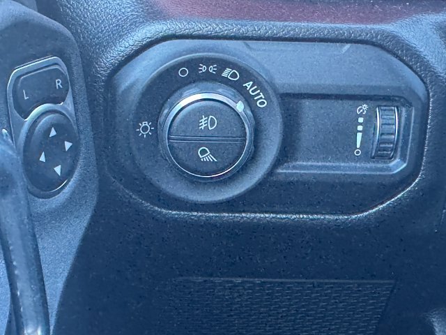 Certified 2023 Jeep Gladiator Rubicon w/ Cold Weather Group AWD/4WD image 23