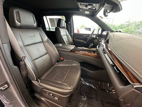Used 2022 Cadillac Escalade ESV Premium Luxury AWD/4WD image 26