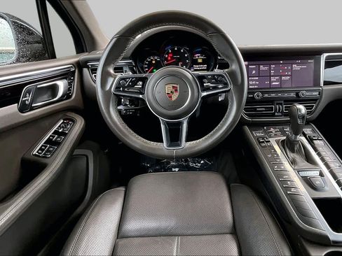 Used 2019 Porsche Macan AWD/4WD image 6
