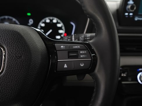 Used 2024 Honda Pilot Touring image 31