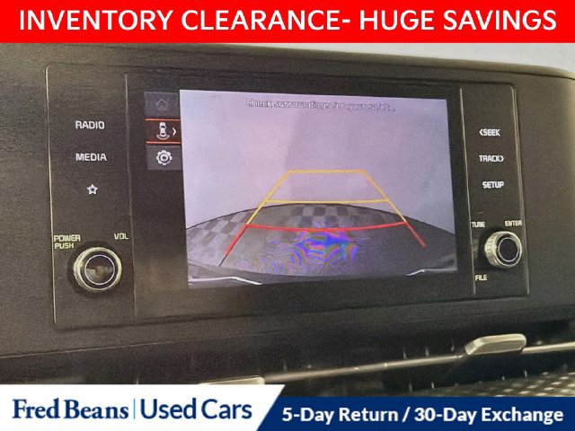 Used 2024 Kia Carnival LX FWD image 15