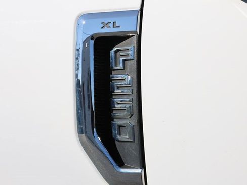 Certified 2019 Ford F250 XL w/ XL Value Package image 10