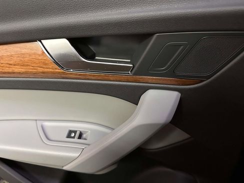 Used 2023 Audi Q5 2.0T Premium w/ Convenience Package image 21