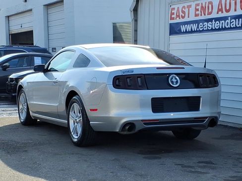 Used 2014 Ford Mustang Coupe RWD image 3