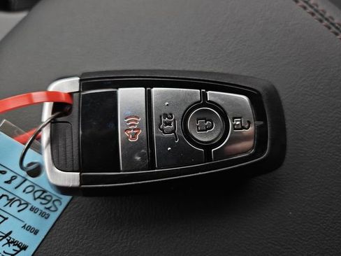 New 2025 Ford Explorer Active image 27