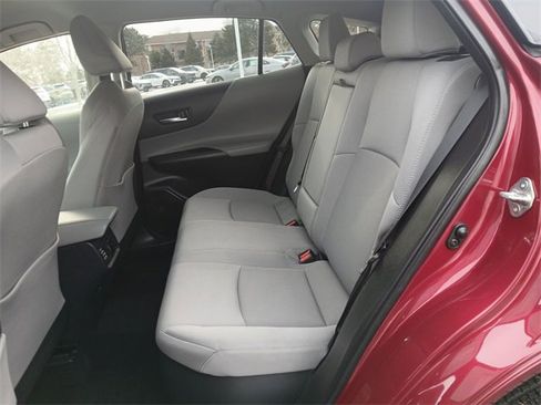 Used 2022 Toyota Venza XLE image 21