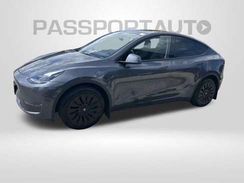 Used 2023 Tesla Model Y Long Range AWD/4WD image 5