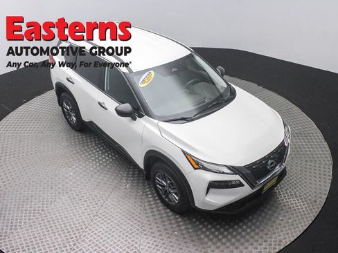 Used 2023 Nissan Rogue S AWD/4WD image 3