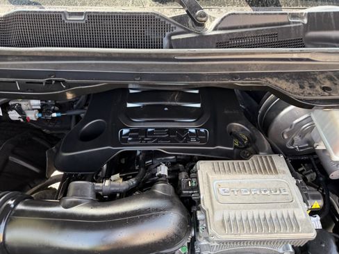 Used 2022 RAM 1500 Laramie AWD/4WD image 40