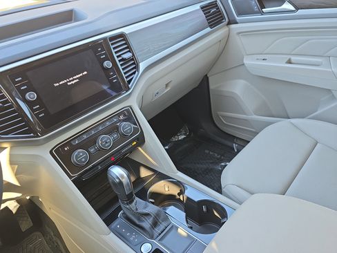 Used 2023 Volkswagen Atlas SE image 24