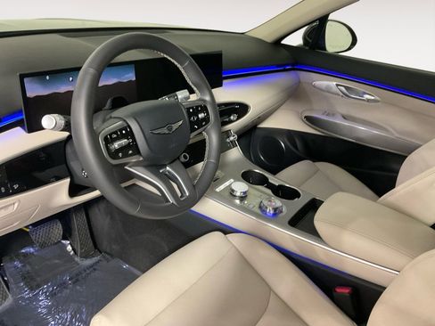 Used 2026 Genesis GV70 2.5T Select image 10