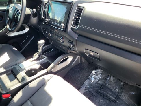 Certified 2022 Nissan Frontier SV AWD/4WD image 26