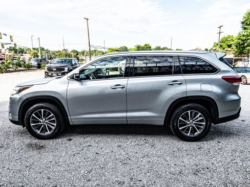 Used 2018 Toyota Highlander XLE FWD image 23